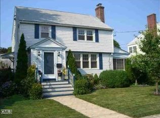 450 Lake Ave, Bridgeport, CT 06605