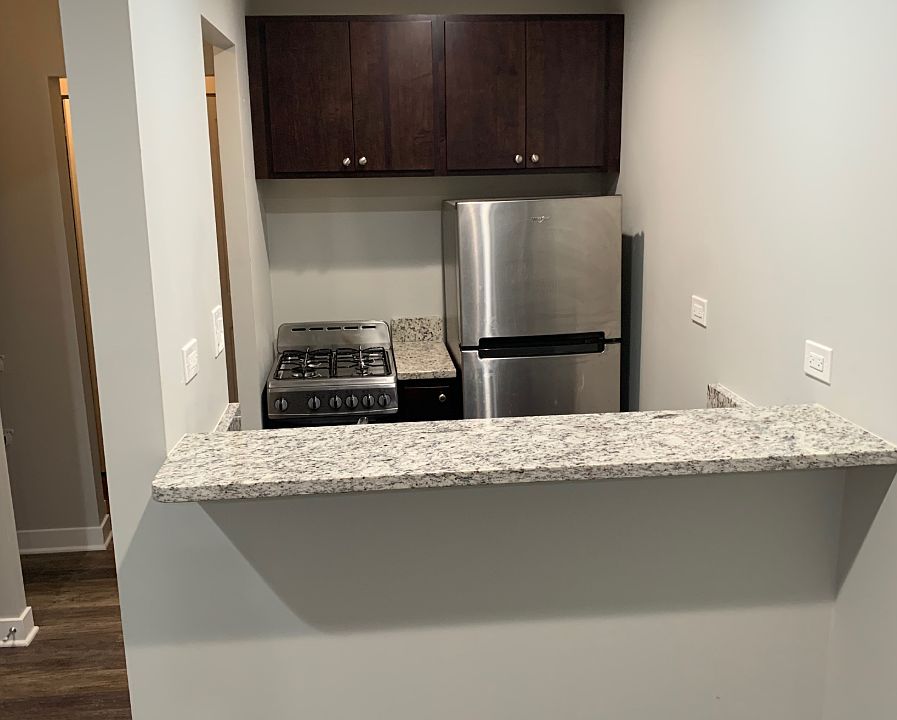 1st image of 5742 N Kenmore Ave #209