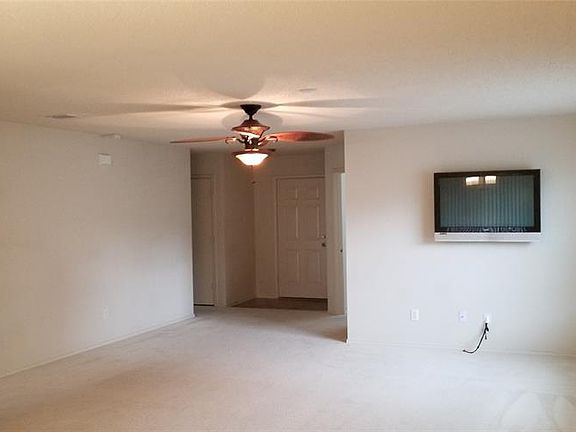 5th image of 800 Dove Meadows Dr