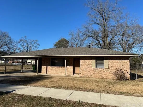 216 E Palm St, Lonoke, AR 72086