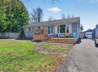 26 Dollar Cres, Greater Napanee, ON K7R 3K7