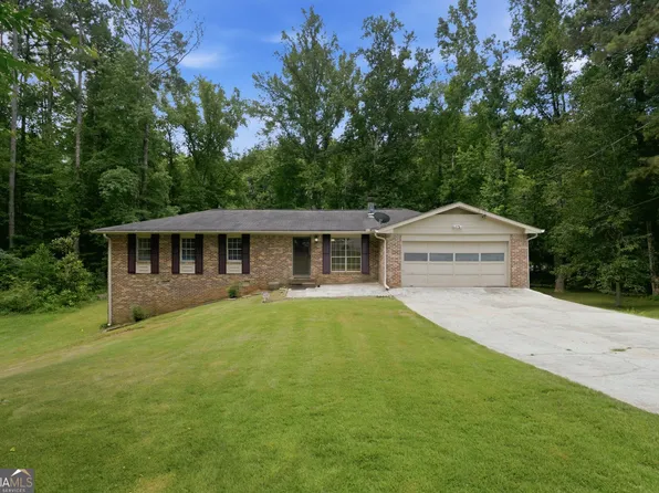 639 Cedrick Ln, Stone Mountain, GA 30087