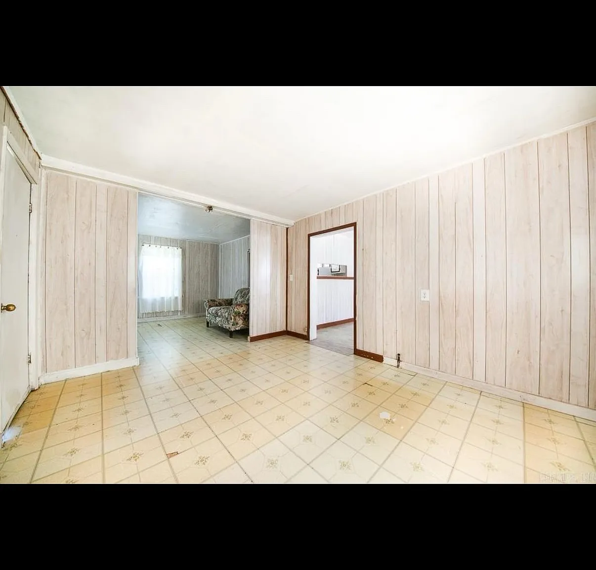 3 bed, 936 sqft, $575 — Photo 3
