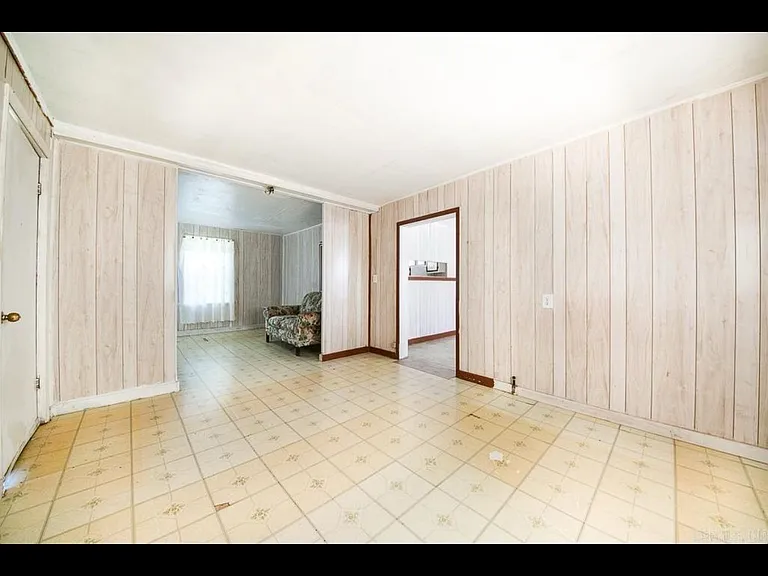1411 S Highway 161 — Photo 3