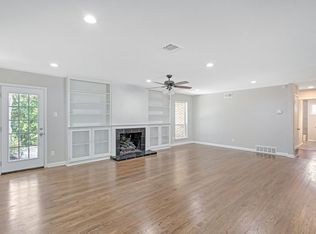 3831 Holliday Dr, Dallas, TX 75224