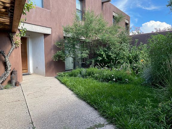 3rd image of 16 Berm St NW #16