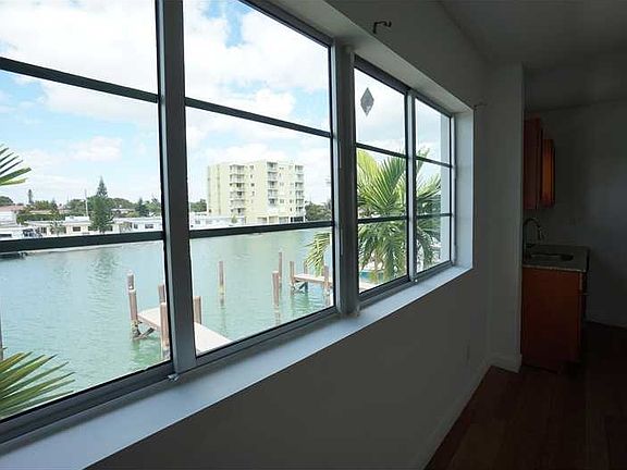 3rd image of 7930 Tatum Waterway Dr APT 20