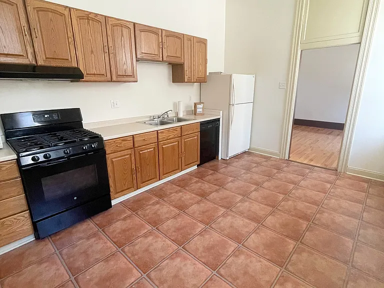 1607 Sarah St #1 — Photo 7