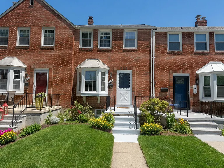 1612 Hardwick Rd — Photo 1
