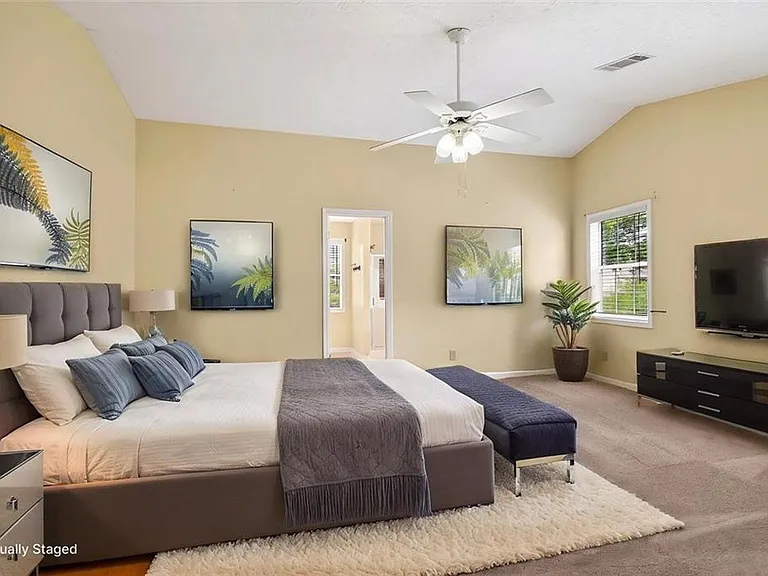 4502 Legend Hollow Ln — Photo 15