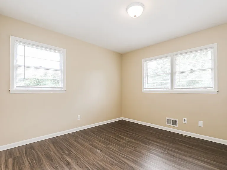 6913 Doncaster Rd — Photo 12