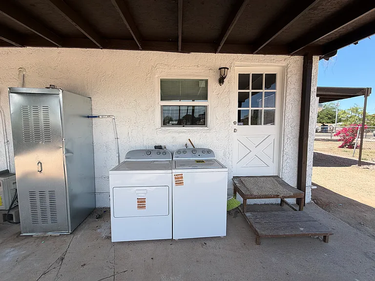 241 S California St — Photo 20