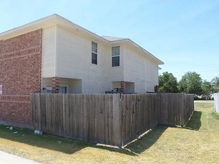 1608 Inca Dr — Photo 7