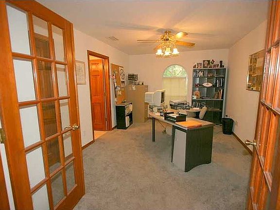 Bedroom /Home Office