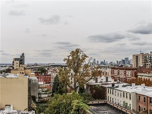 Sold by Avenue Sotheby's International Realty | media 19