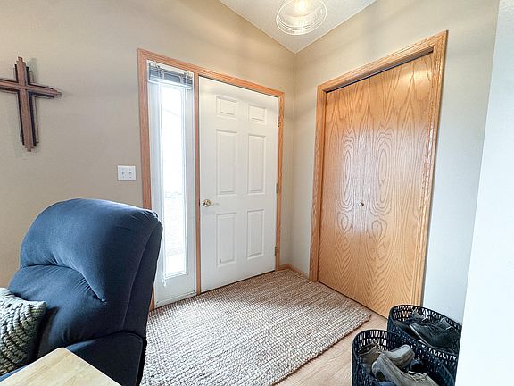 2nd image of 1610 Suntree Dr