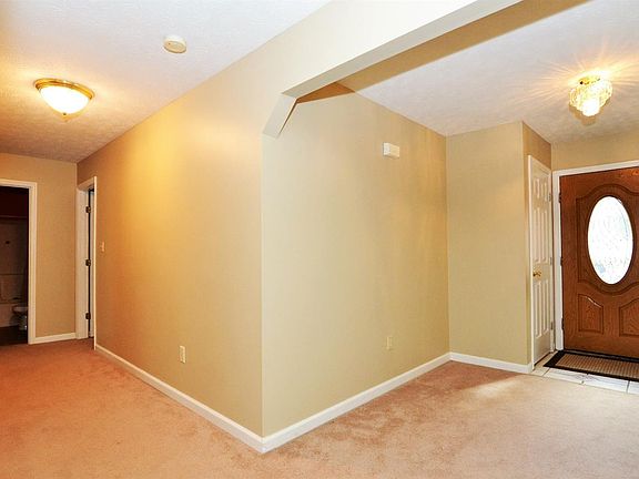 3rd image of 212 Bruce Ct