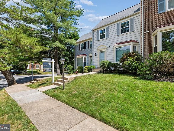 3rd image of 7403 Foxleigh Way