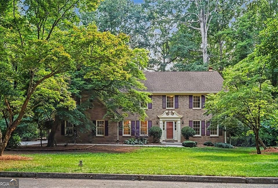 1st image of 1903 Colony Oaks Dr