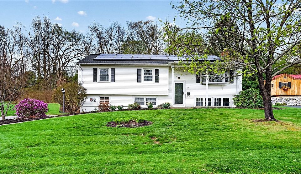 1st image of 10 Meadowbrook Rd