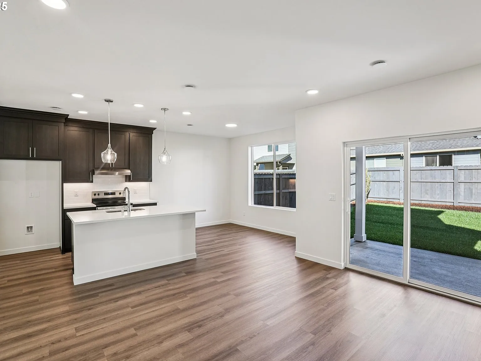 3 bed, 2.5 bath, 1585 sqft, $2,550 — Photo 4