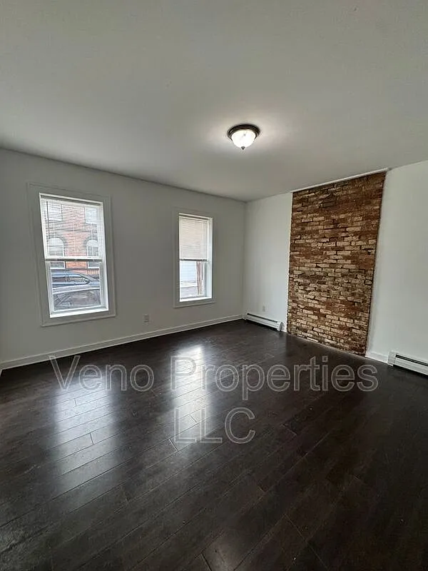 5 Marshall St — Photo 4