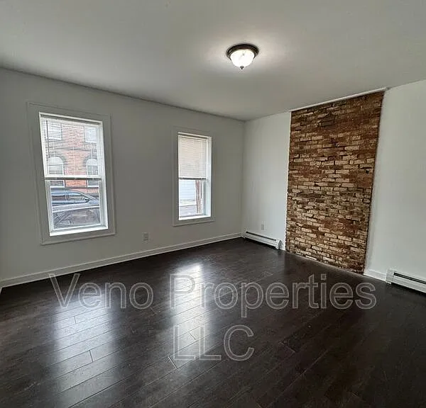 5 Marshall St #1 — Photo 4