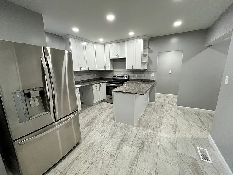 8235 Elvaton Dr — Photo 7