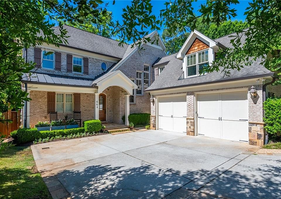 1st image of 664 Cumberland Cir NE
