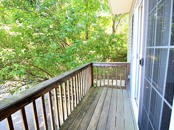 3rd image of 33 N Moger Ave APT 2