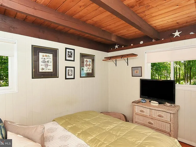 459 Monument Dr — Photo 13
