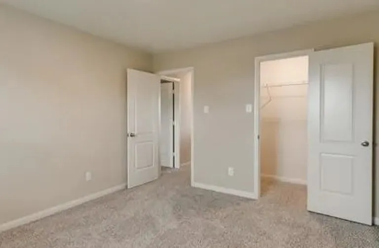 3245 Bowen St — Photo 5