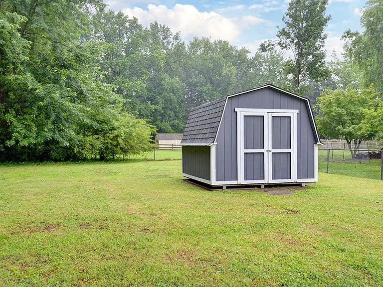 485 Colony Rd — Photo 26