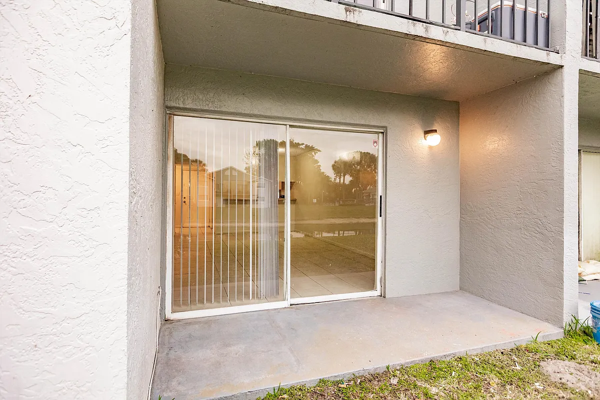 Building Photo - 959 Lake Terry Dr #B