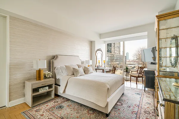 Sold by Compass | media 3