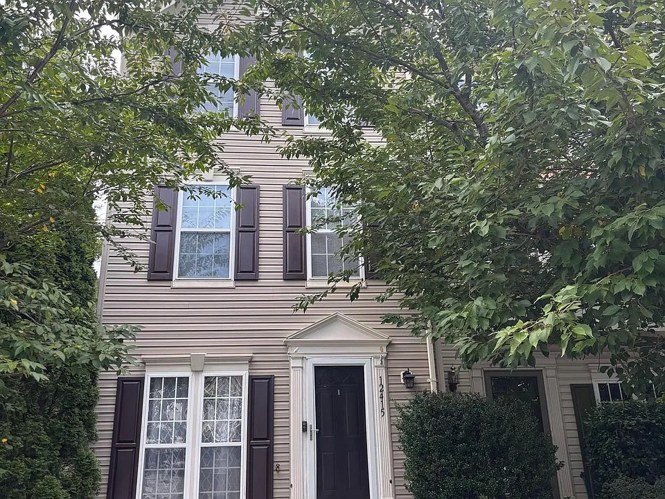 12415 Selkirk Cir