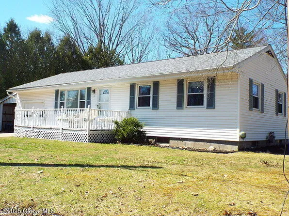 6 Hilltop Avenue, Gloversville, NY 12078