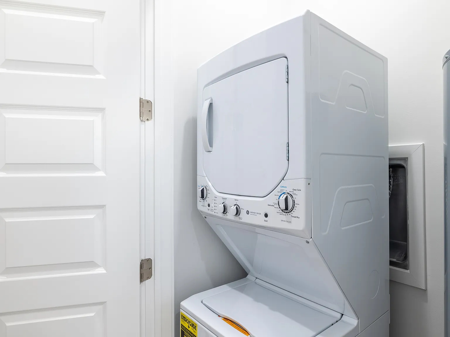2 bed, 1080 sqft, $1,650 — Photo 3
