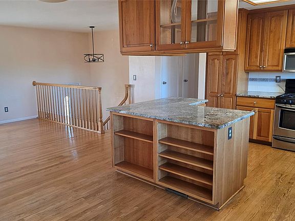 3rd image of 7714 Reed Street