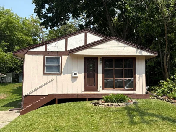 1524 Roseneath Ave, Lansing, MI 48915