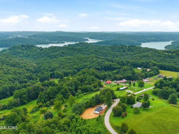 3827 Demory Rd, La Follette, TN 37766