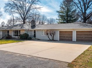 401 N Columbus St, Teutopolis, IL 62467