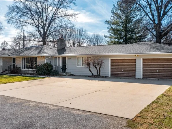 401 N Columbus St, Teutopolis, IL 62467