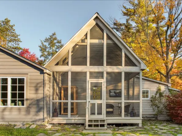 21 Library Ln, Woodstock, NY 12498