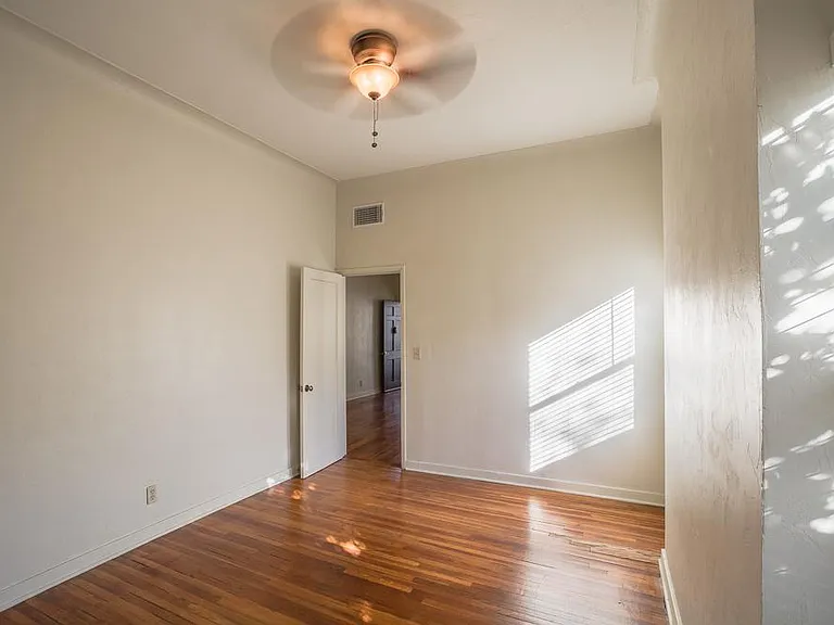348 S 6th Ave — Photo 18