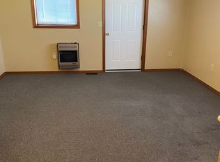 923 E 10th Ave N, Wellington, KS 67152