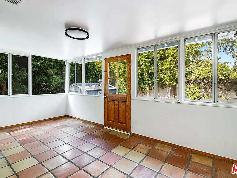 2924 Manning Ave — Photo 7