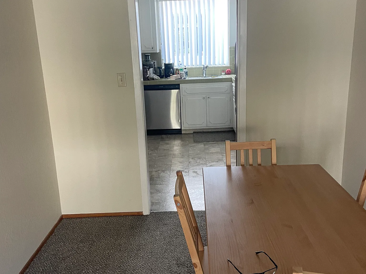 2 bed, 800 sqft, $4,200 — Photo 3