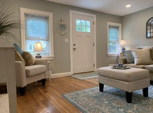 22 Oak Hill Rd, Weymouth, MA 02189