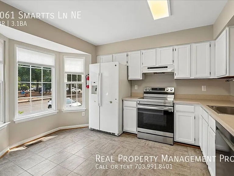 1061 Smartts Ln NE — Photo 8